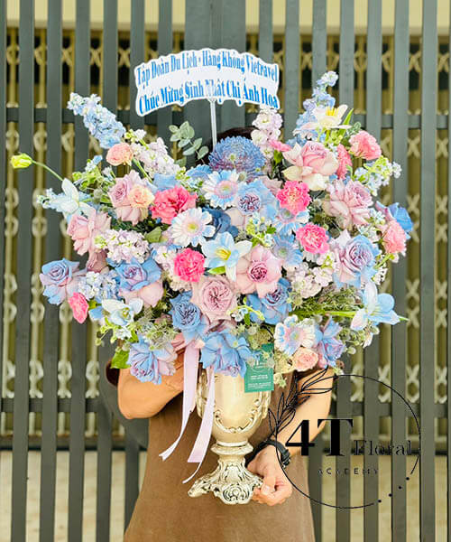 bình hoa kiểu sang trọng