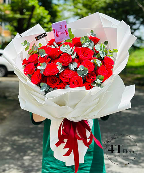 bó hoa hồng đỏ dễ thương