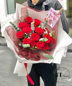 Bó hoa hồng đỏ mix lá bạc - BH182