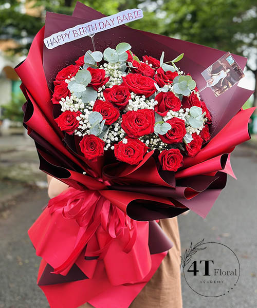 bó hoa hồng đỏ tặng vợ