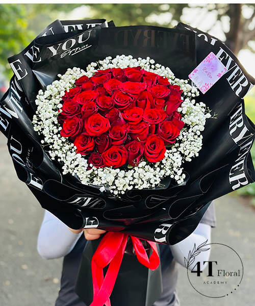 bó hoa hồng đỏ viền baby to đẹp