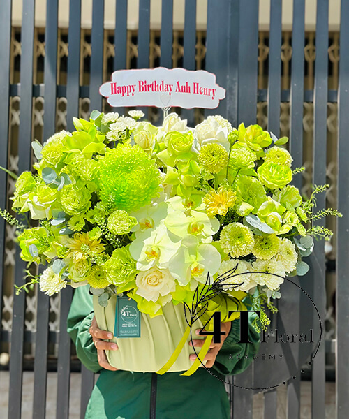 Giỏ hoa hiện đại tone xanh lá