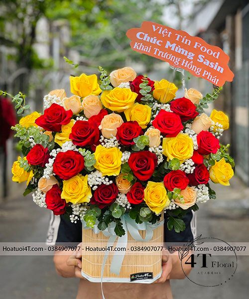 giỏ hoa hồng đỏ mix hồng vàng