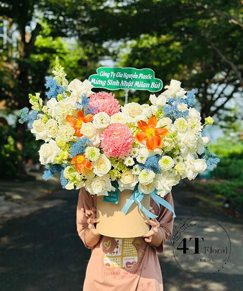 giỏ hoa hồng nhập tone trắng cam hồng