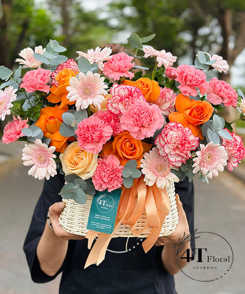 giỏ hoa rực rỡ