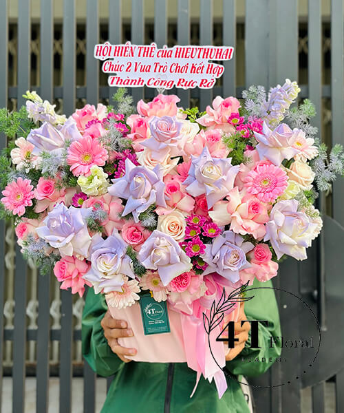 Giỏ hoa tone hồng tím