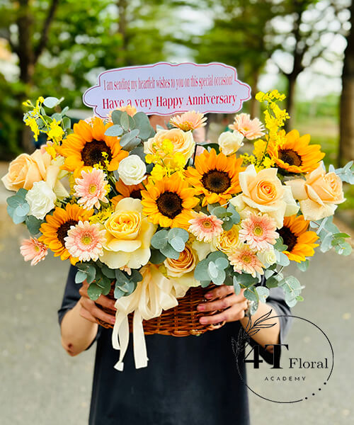 giỏ hoa hồng tone vàng chúc mừng sinh nhật