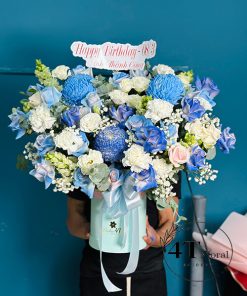 Giỏ hoa tone xanh dương trắng - GH114