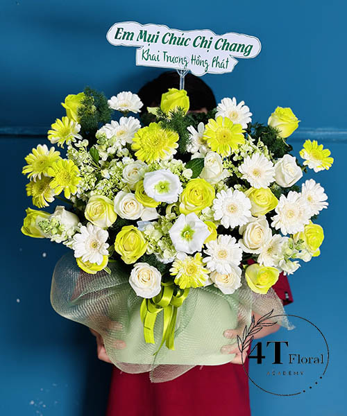 giỏ hoa tone xanh lá nhẹ nhàng