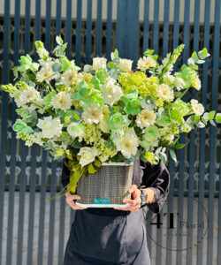 Giỏ hoa tông xanh lá kiểu bay bổng - GH106