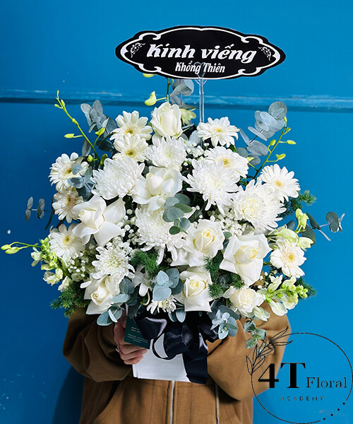Giỏ hoa viếng đơn giản