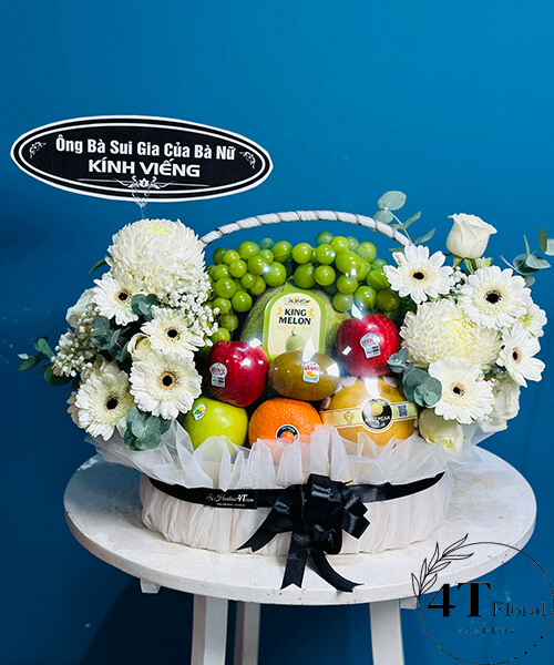 giỏ trái cây kèm hoa đi đám tang