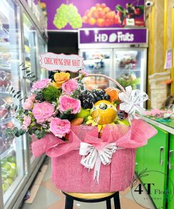 Giỏ trái cây kèm hoa sang trọng - TC111