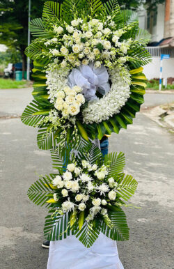 Hoa đi viếng đẹp ba tầng - HV11