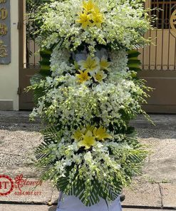 Kệ hoa chia buồn ba tầng nhiều hoa sang trọng - HV22