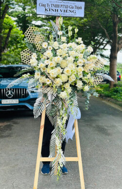 Kệ hoa chia buồn kiểu hiện đại - HV31