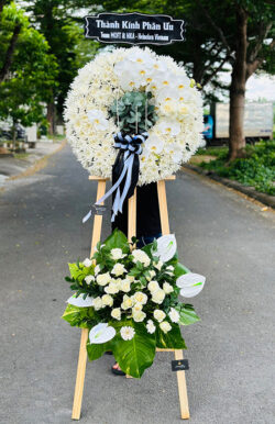 Kệ hoa chia buồn trang nghiêm - HV33
