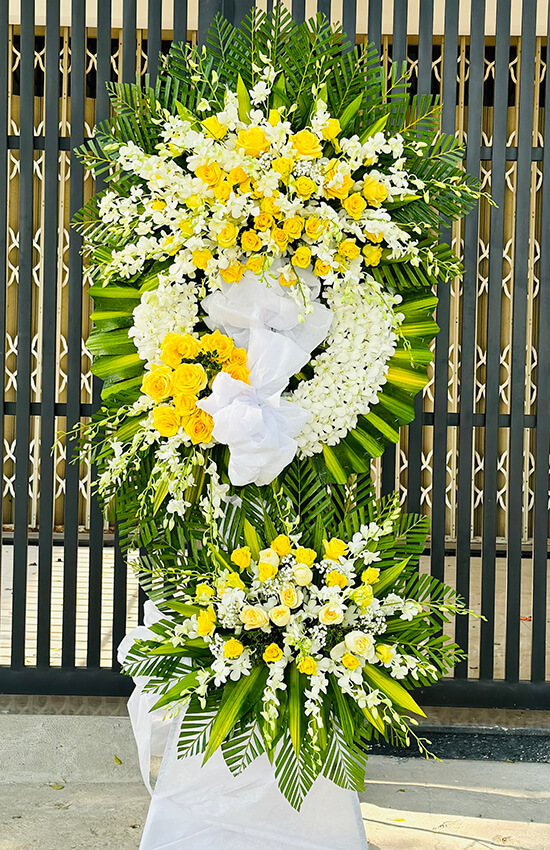 kệ hoa đám tang ba tầng đầy đặn đẹp