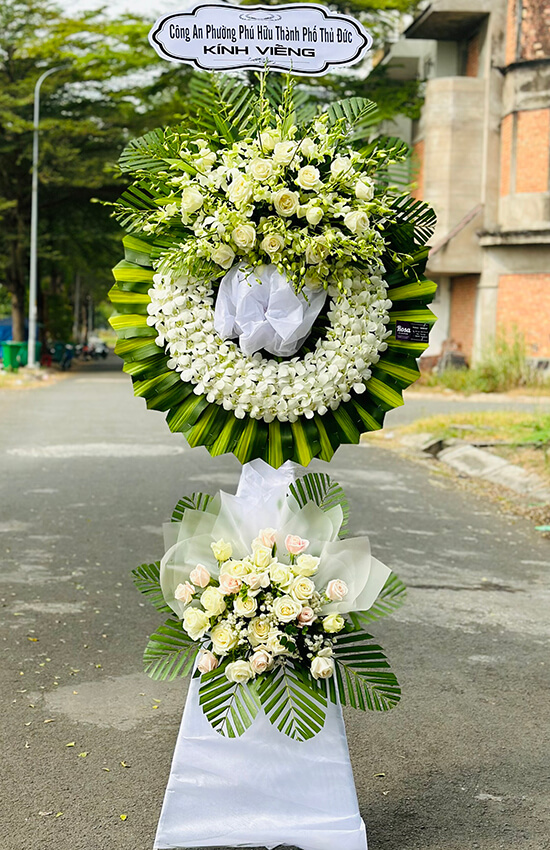 kệ hoa đám tang lan thái trắng và hồng trắng