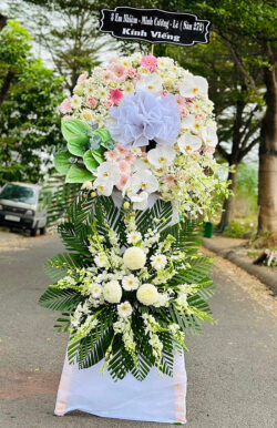 kệ hoa đi viếng hiện đại - HV40