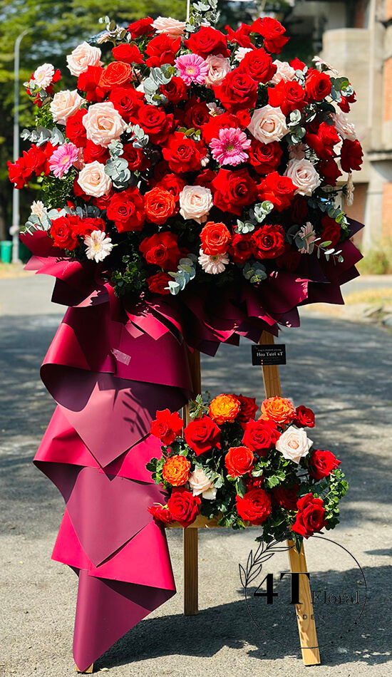 kệ hoa hai tầng nhiều hoa