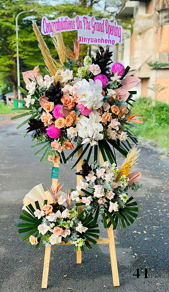 Kệ hoa khai trương độc lạ