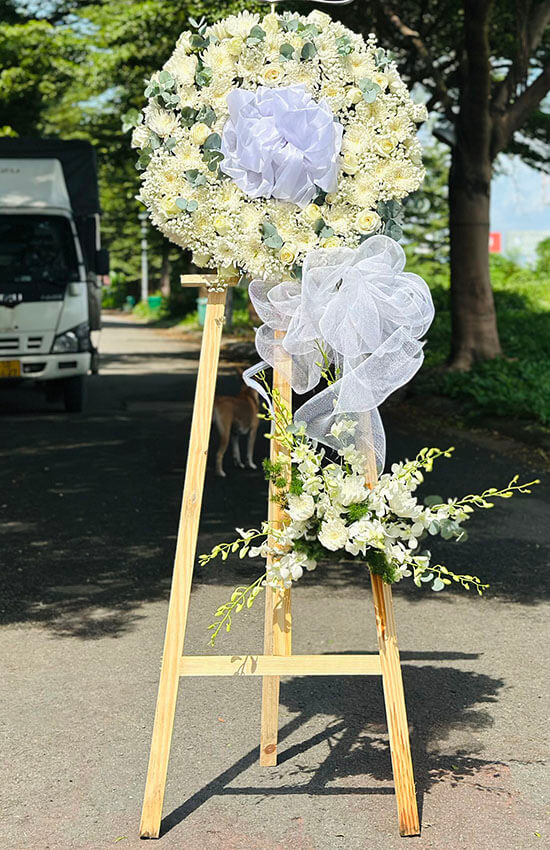 kệ hoa tang lễ kiểu mới hiện đại