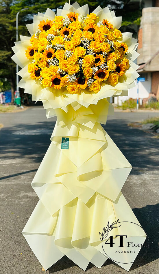 kệ hoa tươi tone vàng