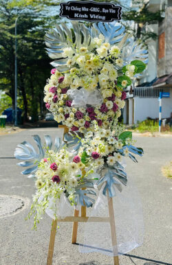 kệ hoa viếng ba tầng đẹp tone trắng tím - HV58