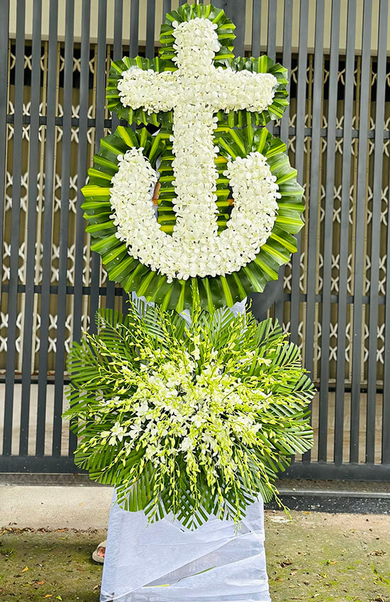 kệ hoa viếng thánh giá cho người đi đạo thiên chúa