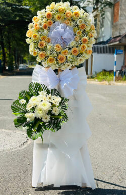 Vòng hoa đám tang hồng vàng và cúc trắng đẹp - HV71